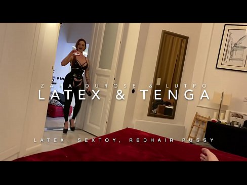 ❤️ Dada wa kambo mwenye kichwa chekundu akiwa amevalia vazi la latex alilobanwa na kaka wa kambo Pono fb ️❤